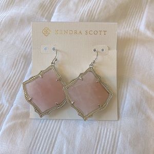 NWT Kendra Scott Kirsten Earring Rose Quartz